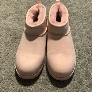 Tried on only! Size 9